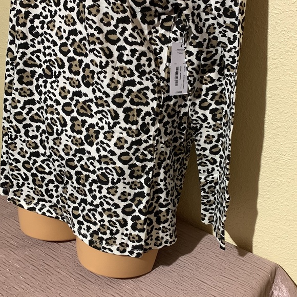 a.n.a Top Blouse Tee Animal Print NWT XXL - Picture 8 of 14
